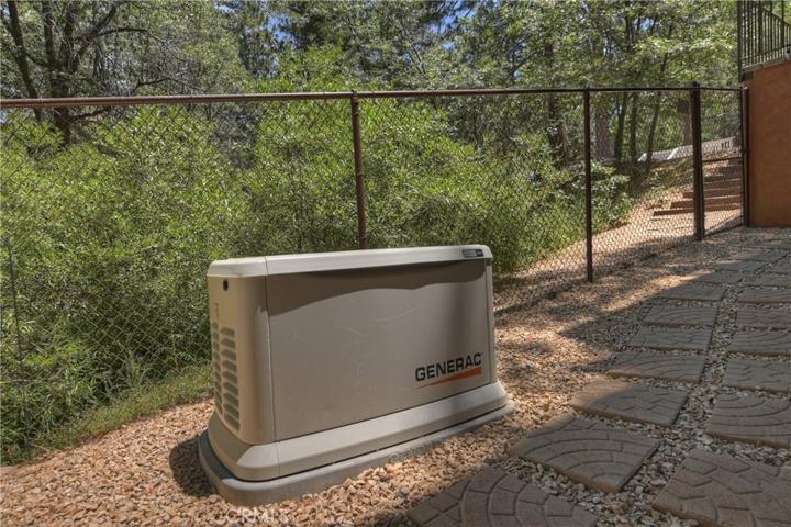 32758 Badger Lane, Arrowbear, California 92382