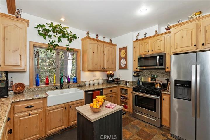 32758 Badger Lane, Arrowbear, California 92382