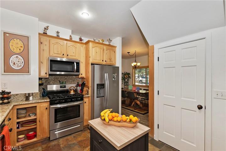 32758 Badger Lane, Arrowbear, California 92382
