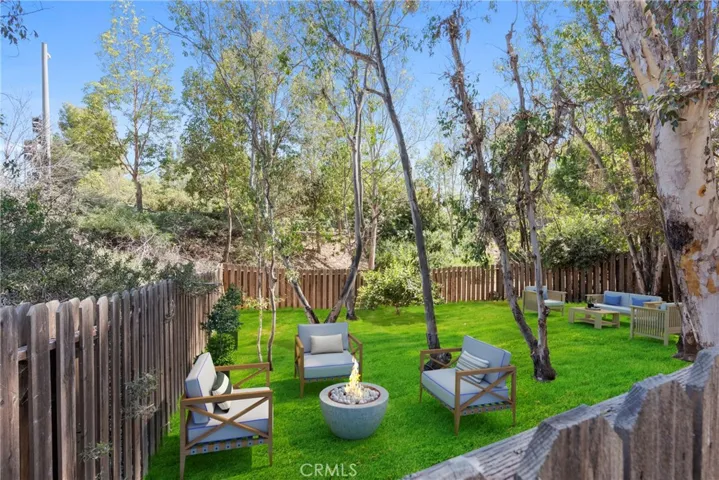 VIRTUALLY STAGED - Your yard COULD look like this!!