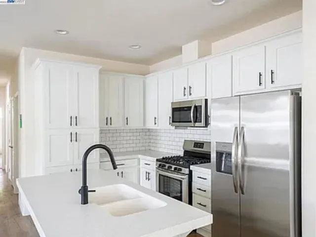 145 Larkspur Dr, Santa Rosa, California 95409