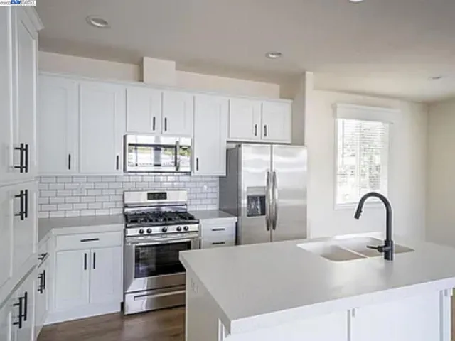 145 Larkspur Dr, Santa Rosa, California 95409