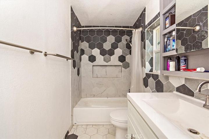 10011 Desert View Rd, Pinon Hills, California 92372