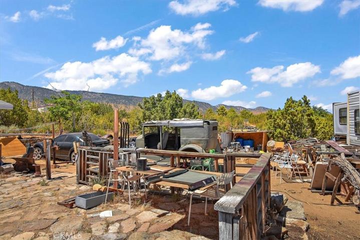 10011 Desert View Rd, Pinon Hills, California 92372