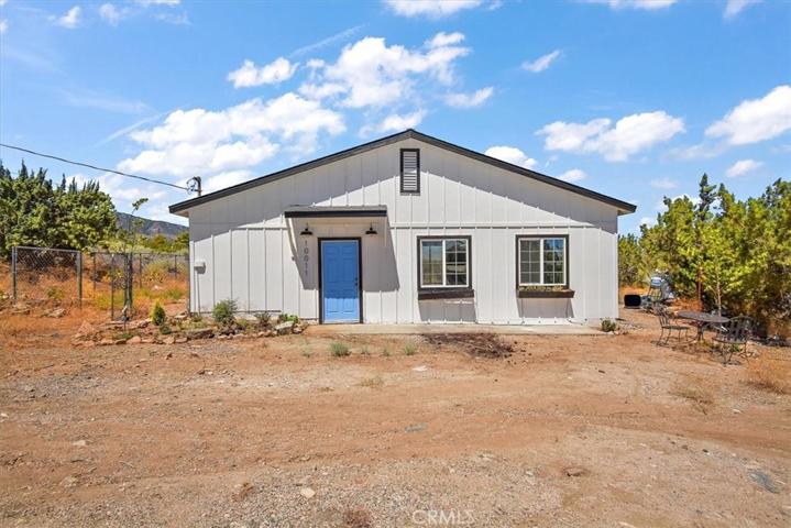 10011 Desert View Rd, Pinon Hills, California 92372