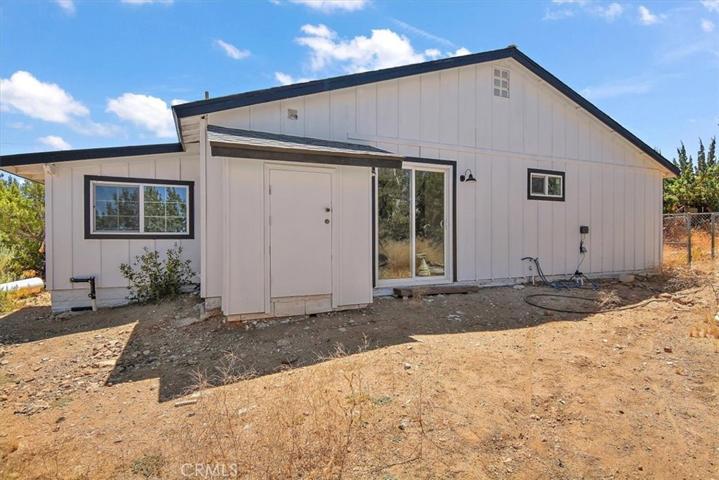 10011 Desert View Rd, Pinon Hills, California 92372
