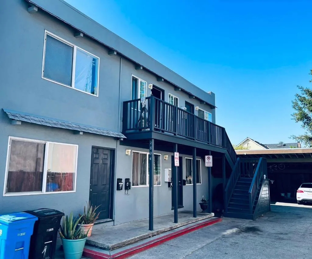 2804 Curtis Avenue, Redwood City, California 94063 home-pic-0