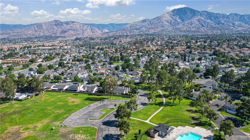 8011 Kenton Court, Highland, California 92346