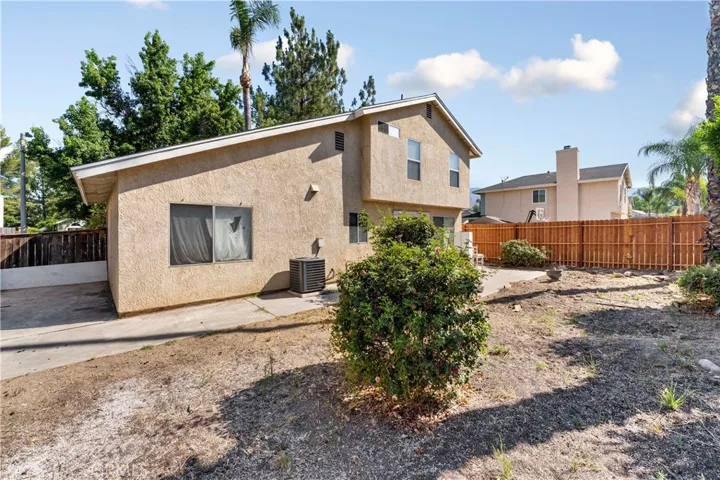 8011 Kenton Court, Highland, California 92346
