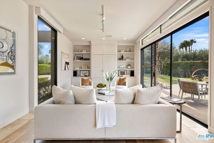 1150 E Paseo El Mirador, Palm Springs, California 92262