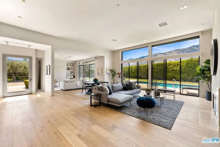 1150 E Paseo El Mirador, Palm Springs, California 92262