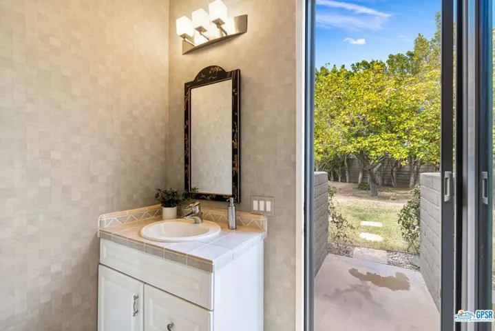 1150 E Paseo El Mirador, Palm Springs, California 92262