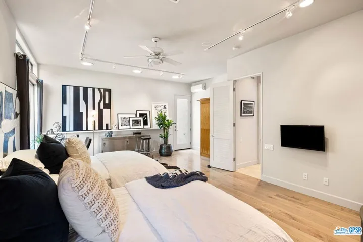 1150 E Paseo El Mirador, Palm Springs, California 92262