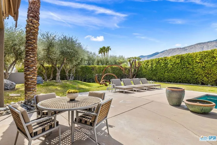 1150 E Paseo El Mirador, Palm Springs, California 92262
