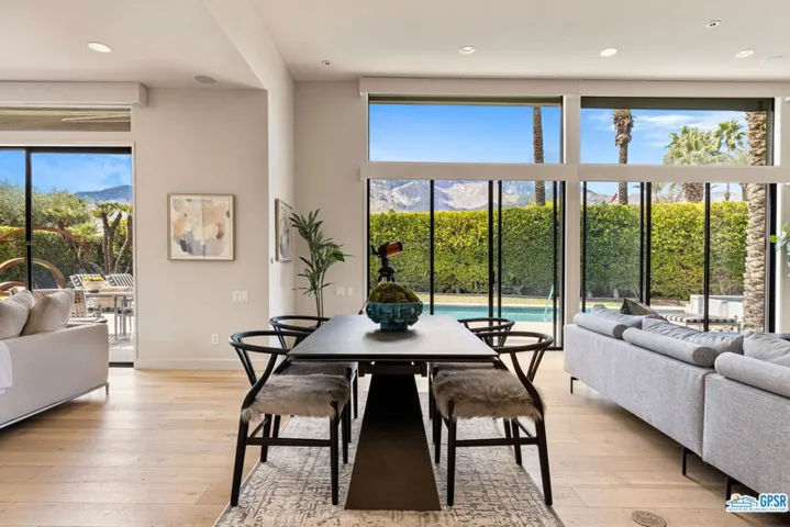 1150 E Paseo El Mirador, Palm Springs, California 92262