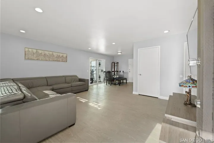 8122 Paradise Valley Ct, Spring Valley, California 91977