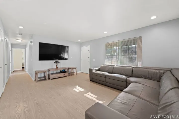 8122 Paradise Valley Ct, Spring Valley, California 91977