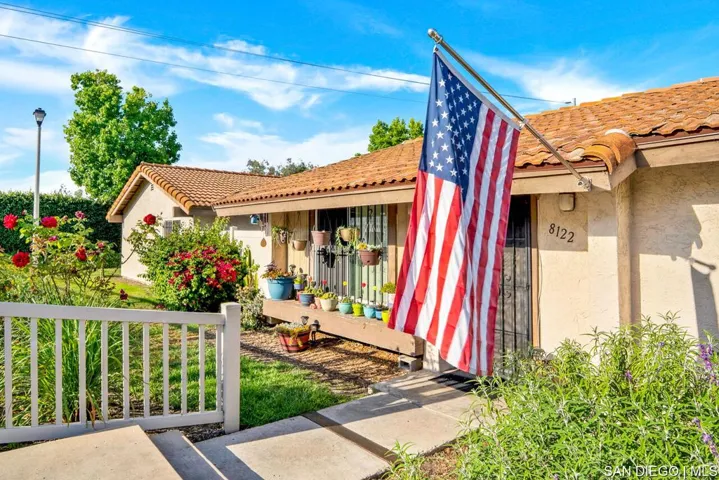 8122 Paradise Valley Ct, Spring Valley, California 91977