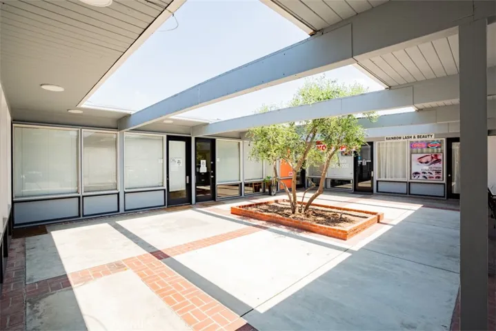 370 W Sierra Madre Boulevard, Sierra Madre, California 91024