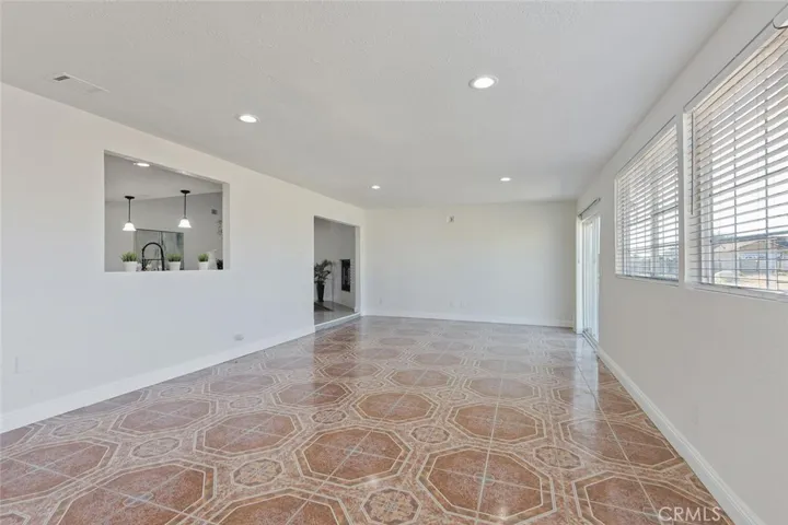 11046 E Avenue R12, Littlerock, California 93543