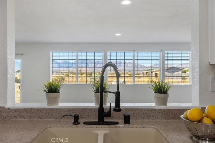 11046 E Avenue R12, Littlerock, California 93543