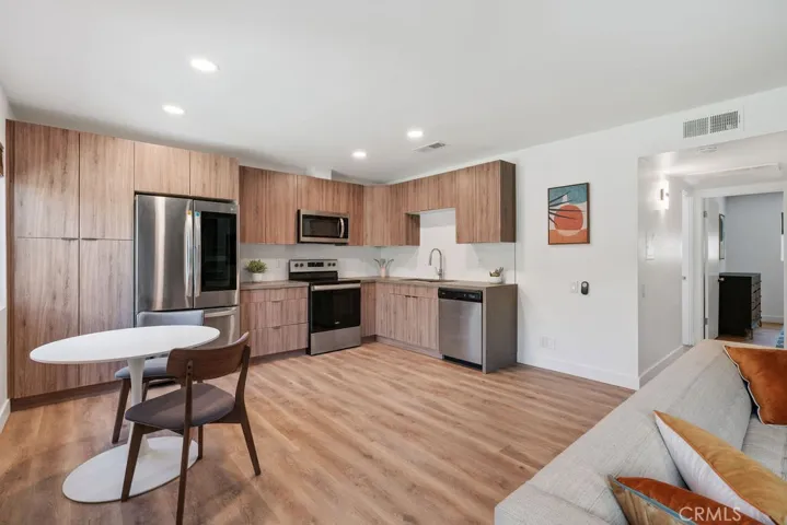 801 E Vista Chino 2, Palm Springs, California 92262