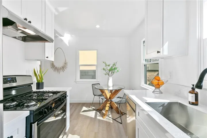 54 Ximeno Avenue, Long Beach, California 90803