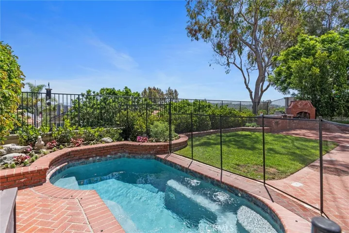 12 Belcrest, Laguna Niguel, California 92677