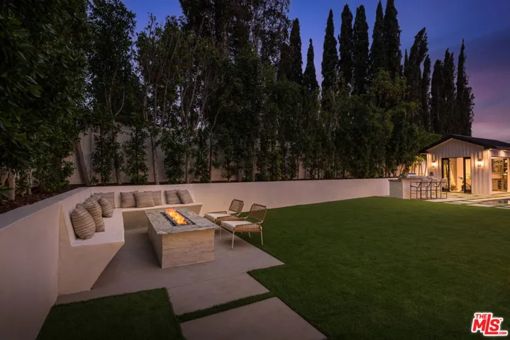 Los Angeles, California 90068