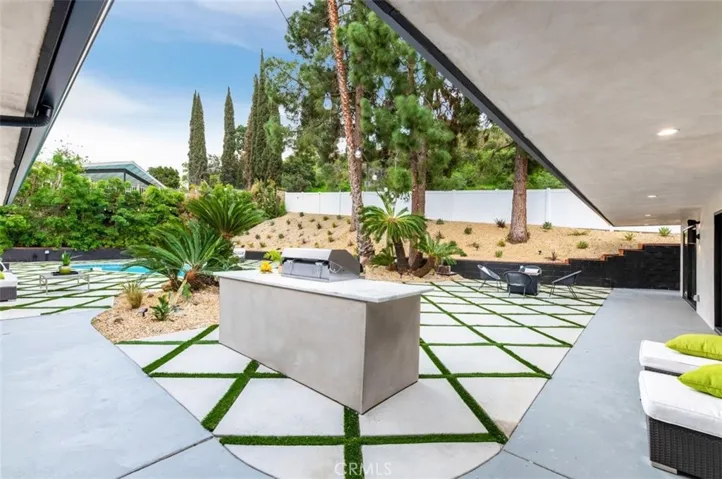 2950 Dona Emilia Drive, Studio City, California 91604