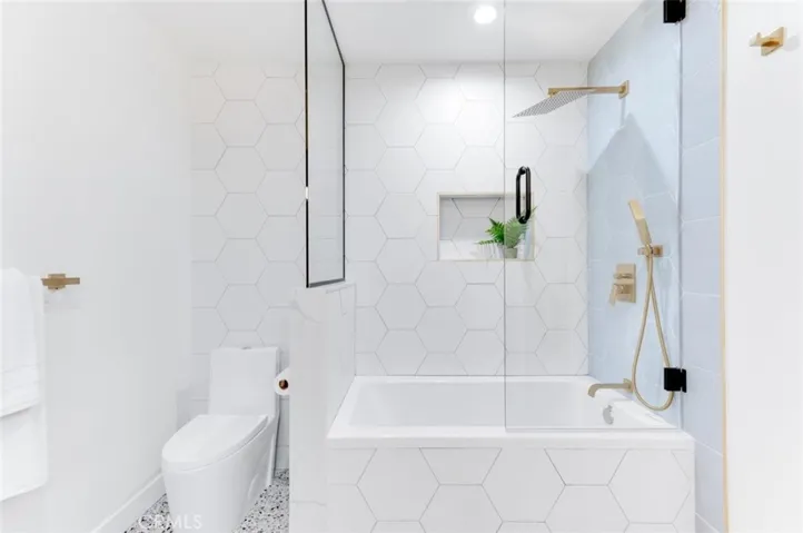 2950 Dona Emilia Drive, Studio City, California 91604