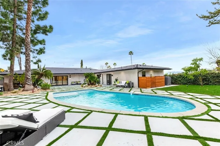 2950 Dona Emilia Drive, Studio City, California 91604
