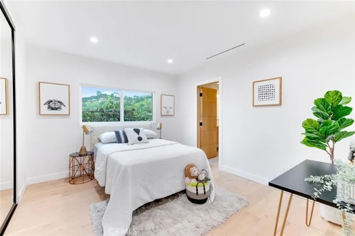 2950 Dona Emilia Drive, Studio City, California 91604