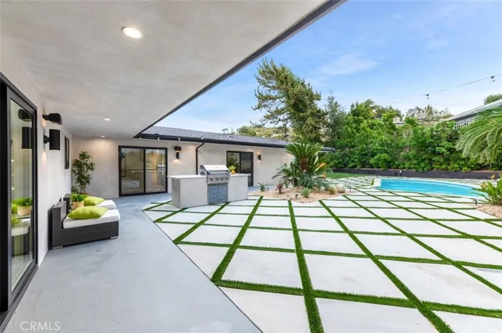 2950 Dona Emilia Drive, Studio City, California 91604