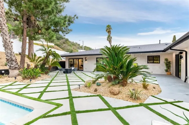 2950 Dona Emilia Drive, Studio City, California 91604