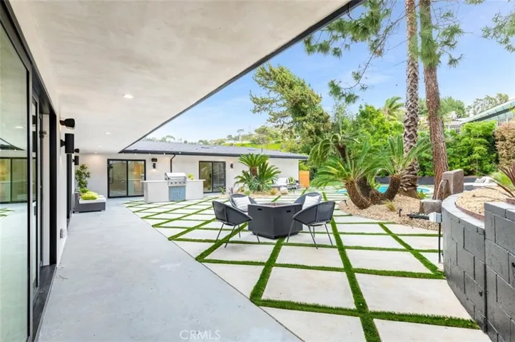 2950 Dona Emilia Drive, Studio City, California 91604