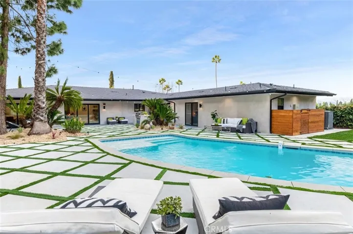 2950 Dona Emilia Drive, Studio City, California 91604