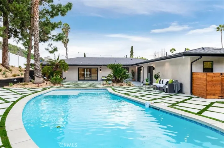 2950 Dona Emilia Drive, Studio City, California 91604