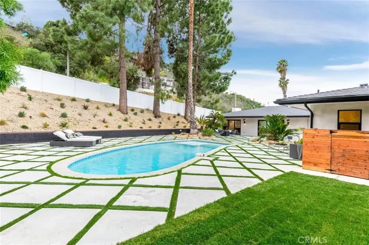 2950 Dona Emilia Drive, Studio City, California 91604