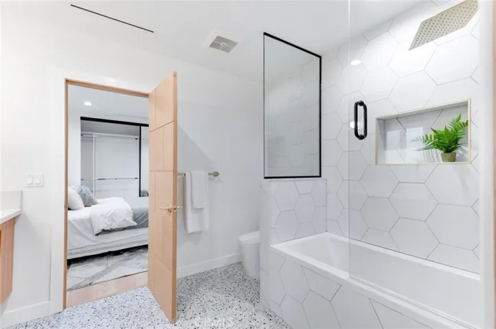2950 Dona Emilia Drive, Studio City, California 91604