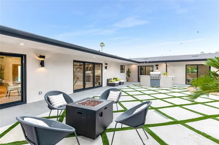 2950 Dona Emilia Drive, Studio City, California 91604