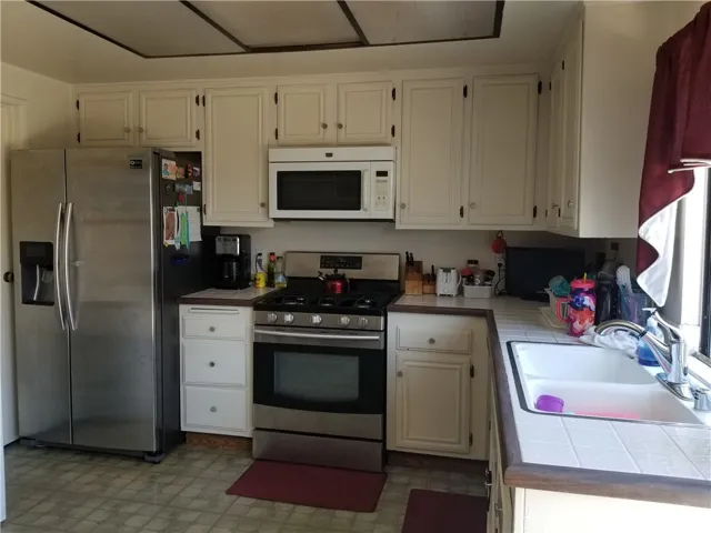 9641 Karmont Avenue, South Gate, California 90280