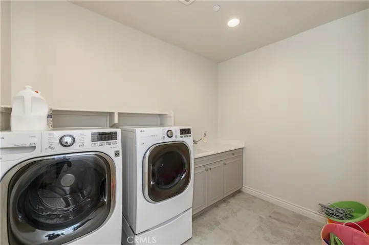 59 Dublin, Irvine, California 92620