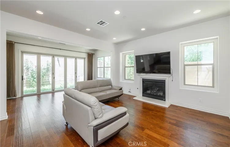 59 Dublin, Irvine, California 92620