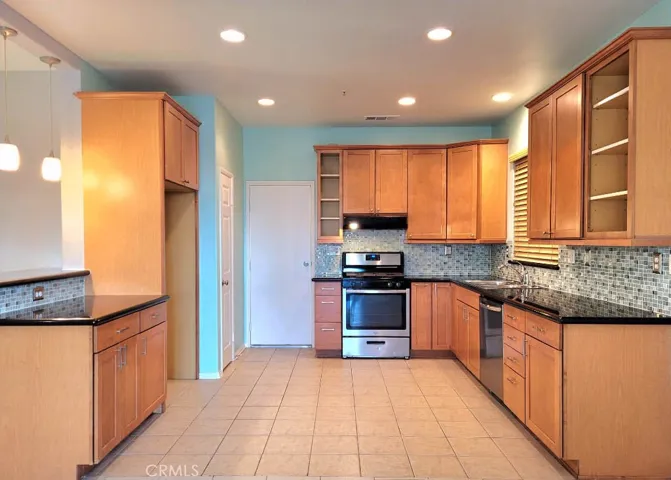 6146 Medinah Street, Fontana, California 92336