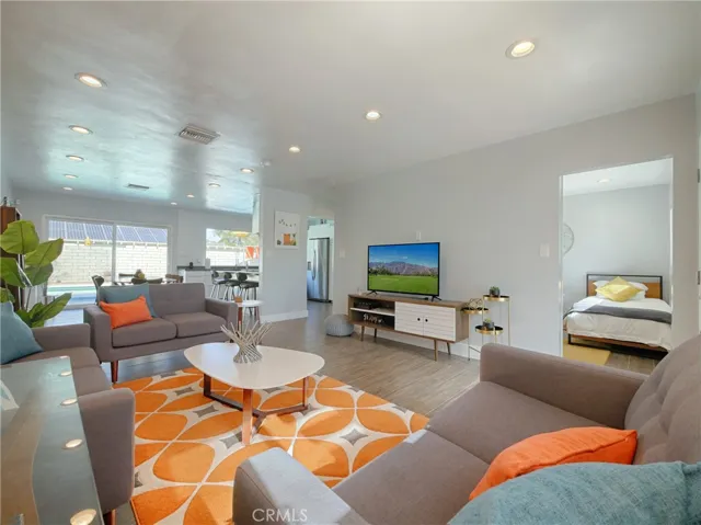 4240 E Calle San Antonio, Palm Springs, California 92264