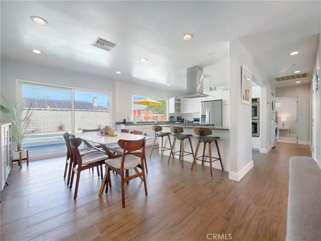 4240 E Calle San Antonio, Palm Springs, California 92264