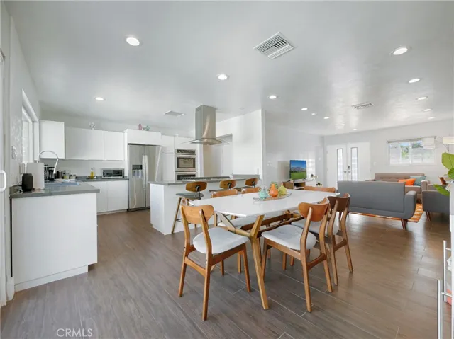 4240 E Calle San Antonio, Palm Springs, California 92264
