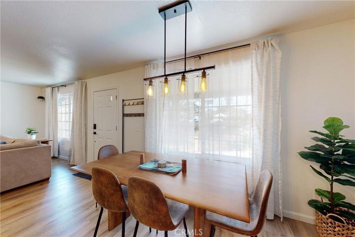 Dining area in kitchen