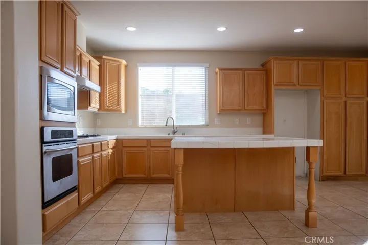 45811 Honeysuckle Court, Temecula, California 92592